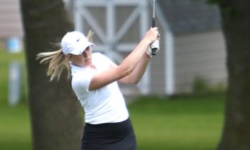 Two Wildcats Advance to Second Round of Section Golf Tourney